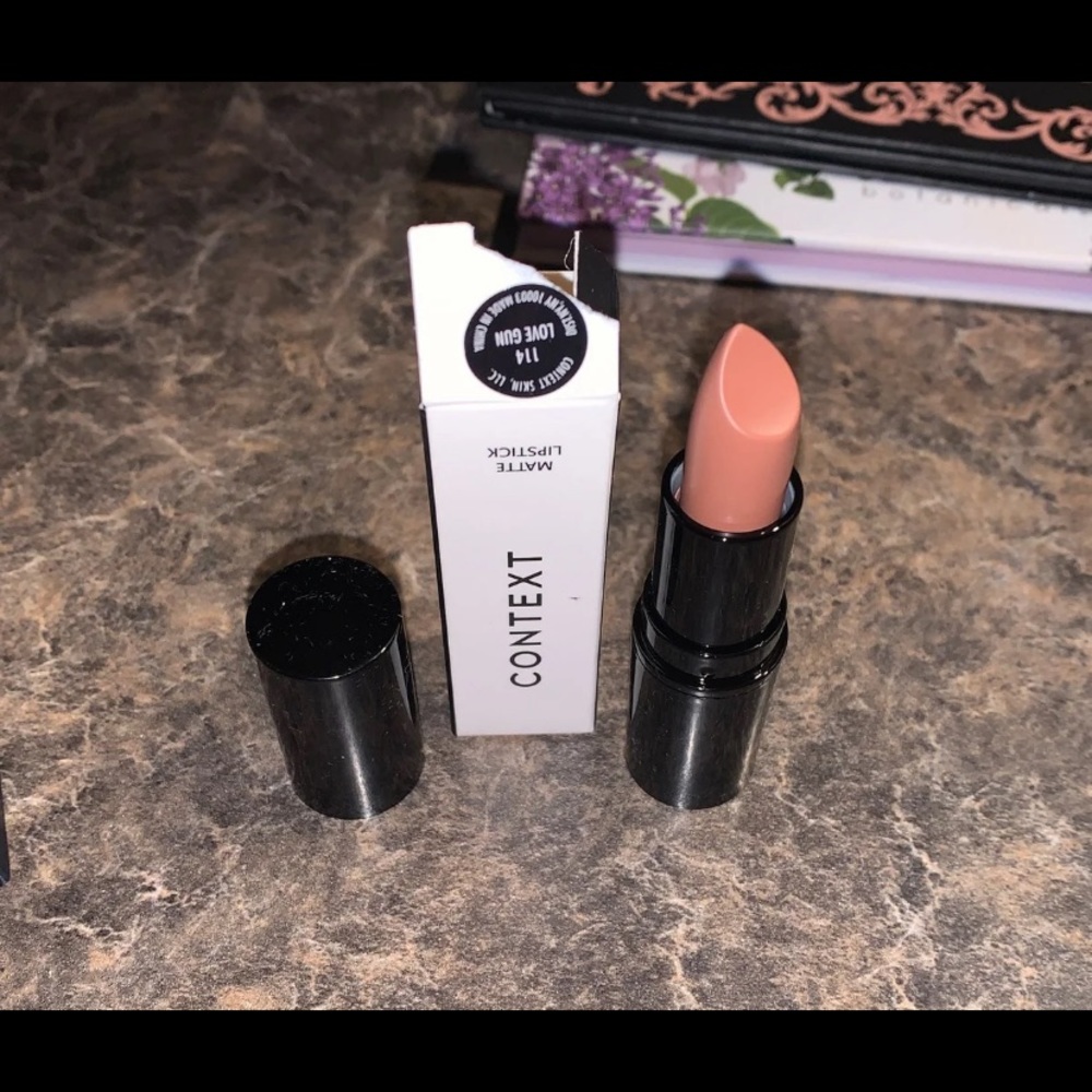 Makeup - Picture 4 of 6